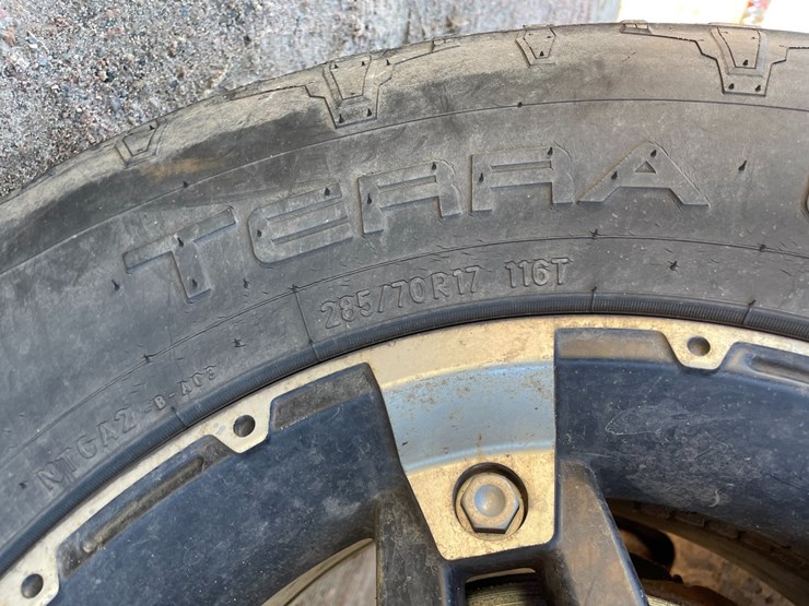 2009-gmc-1500-image-12