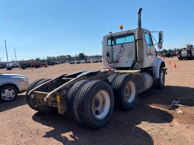 1993-international-8100-image-6