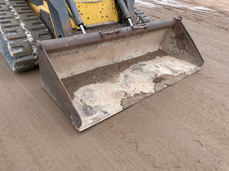 2007-new-holland-c185-image-9