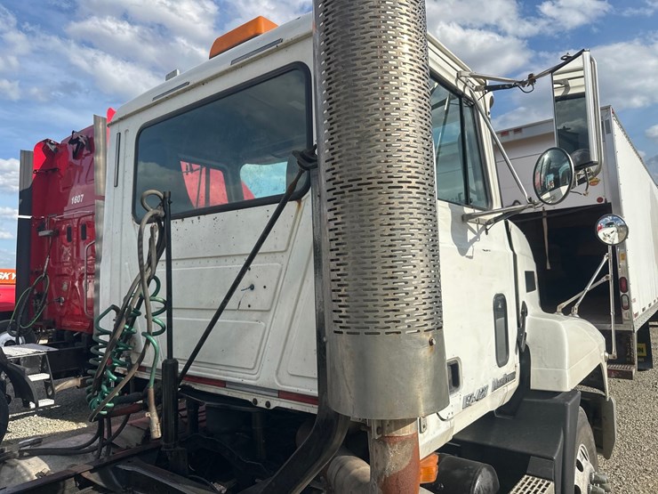 2002-mack-ch613-image-14