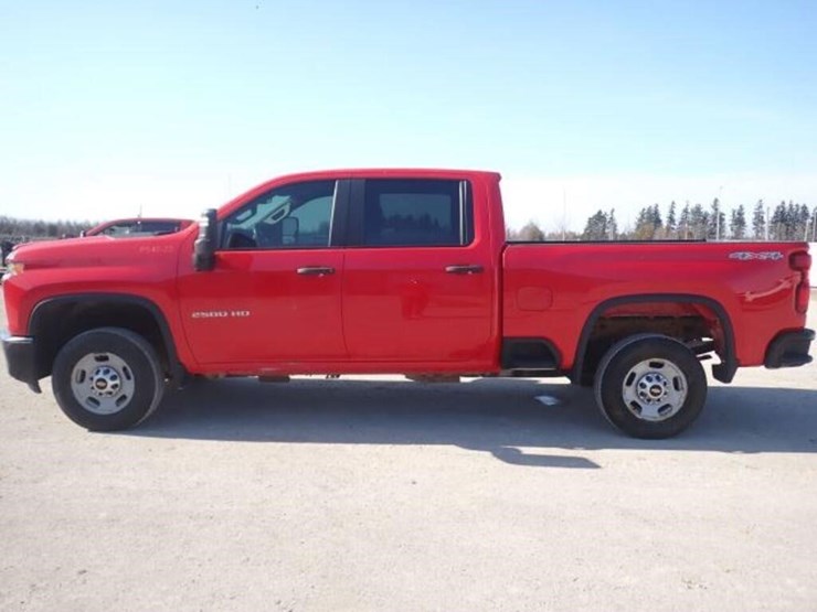 2022-chevrolet-2500hd-image-5