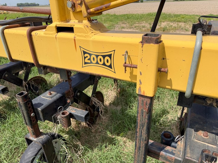 2000-landoll-2000-image-21