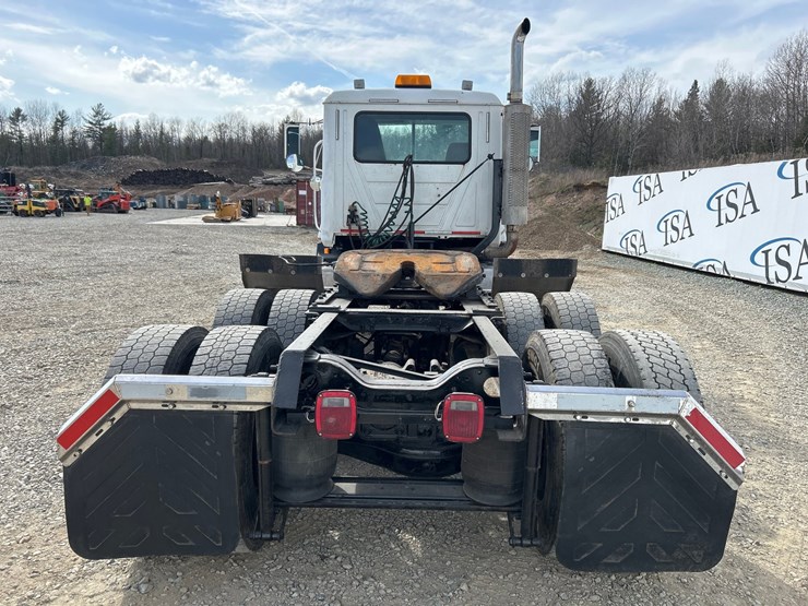 2002-mack-ch613-image-4