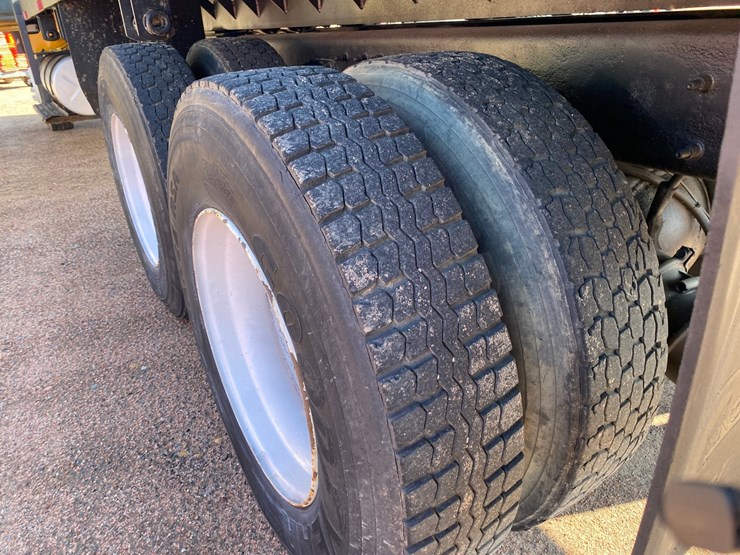 2004-international-7400-image-20