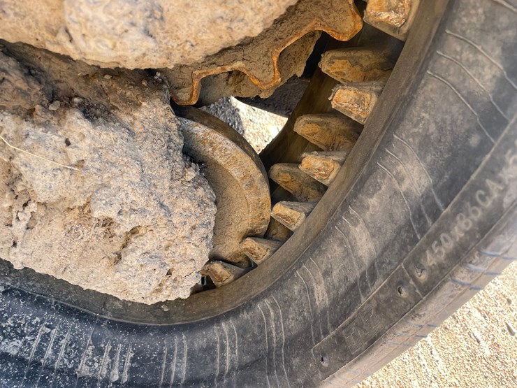 2005-bobcat-t300-image-24