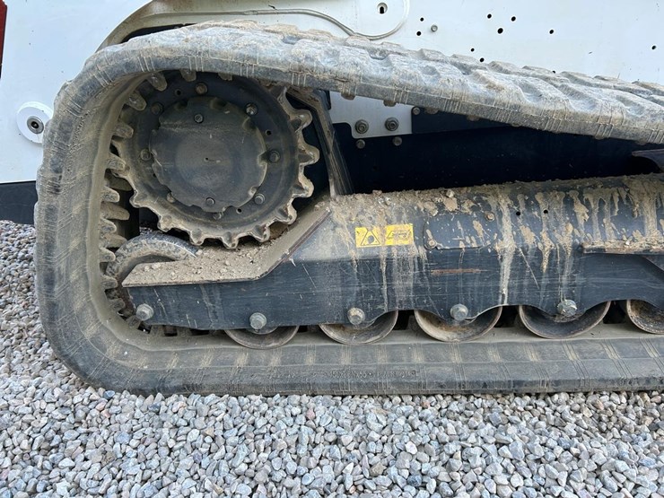 2023-bobcat-t770-image-13