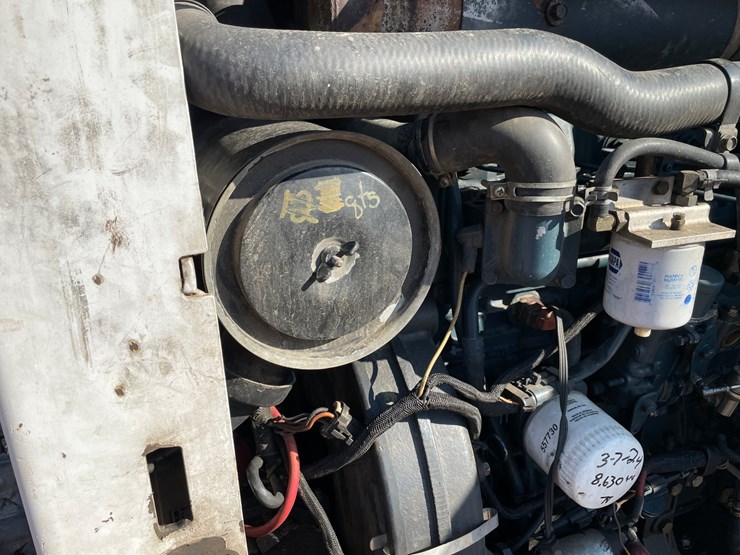 2005-bobcat-t300-image-36