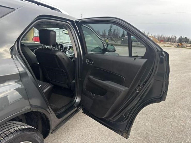 2017-chevrolet-equinox-image-44