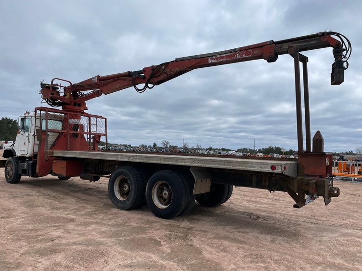 1990-mack-dm690s-image-12