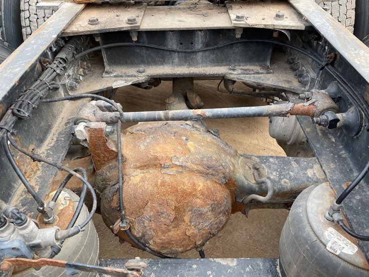 2016-kenworth-t660-image-16