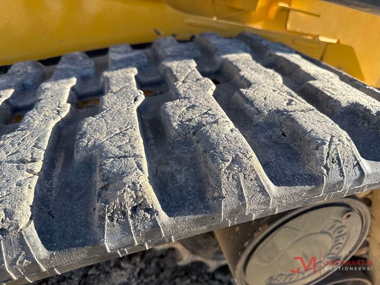 2018-deere-333g-image-6