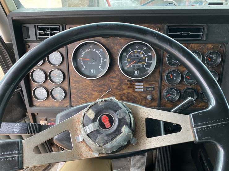 1998-kenworth-t800-image-41