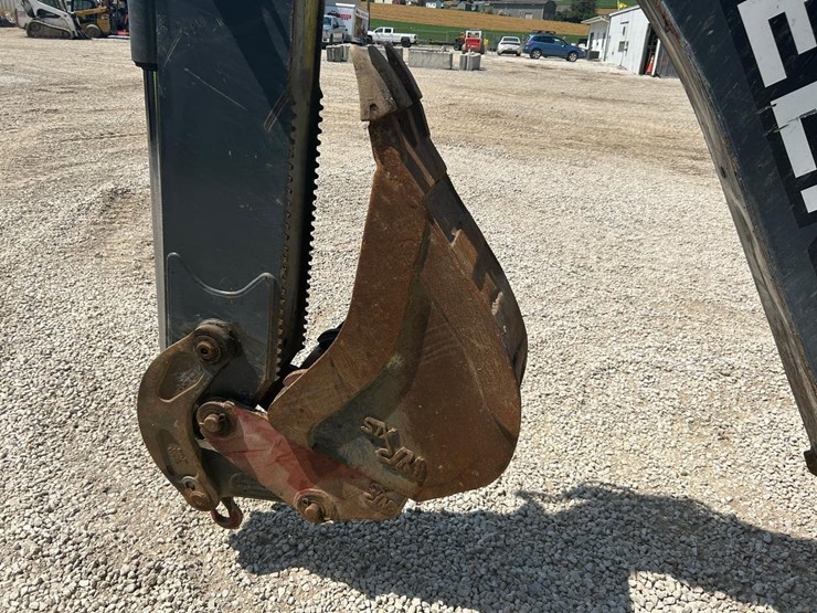 2020-deere-310l-image-14