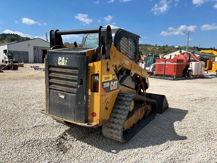 2017-caterpillar-259d-image-4