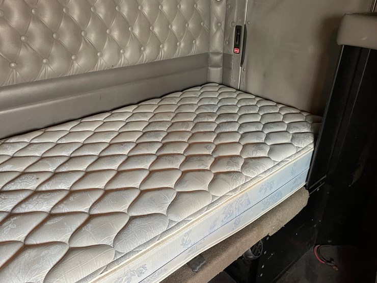 2016-kenworth-t660-image-63