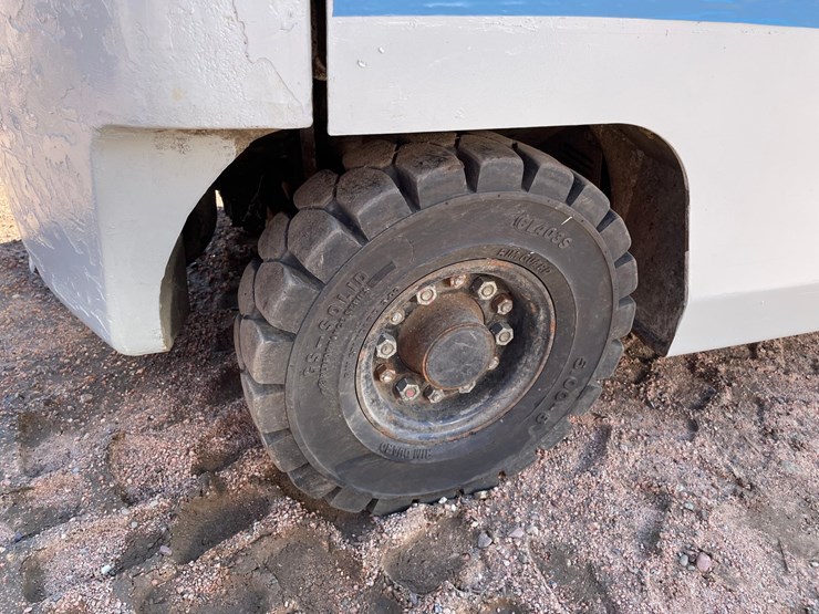 #1136-•-unicarriers-lp-forklift-image-32