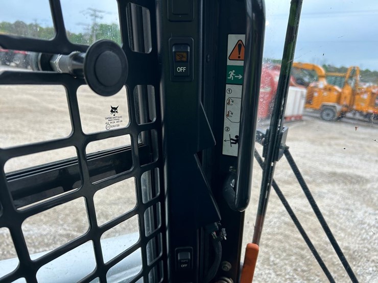 2024-bobcat-t770-image-25