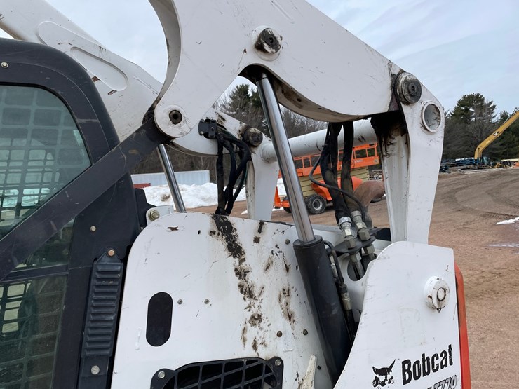 2016-bobcat-t770-image-48