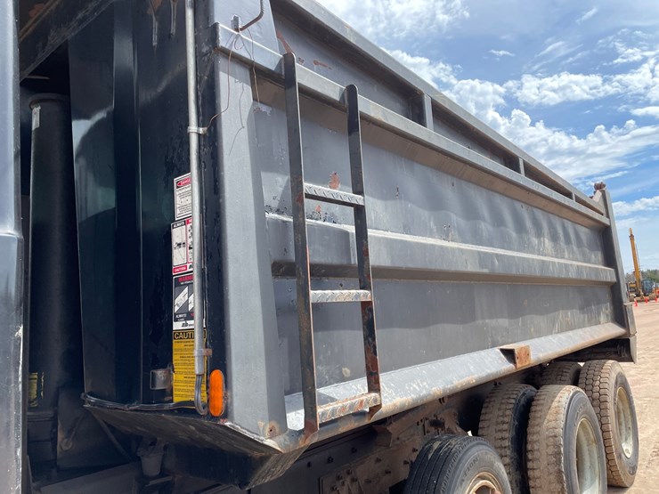 1995-mack-cl713-image-31