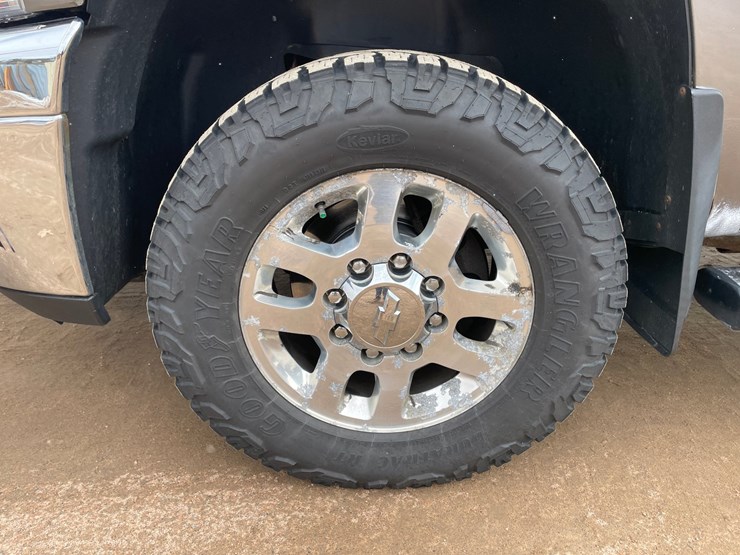 2013-chevrolet-silverado-2500hd-image-33