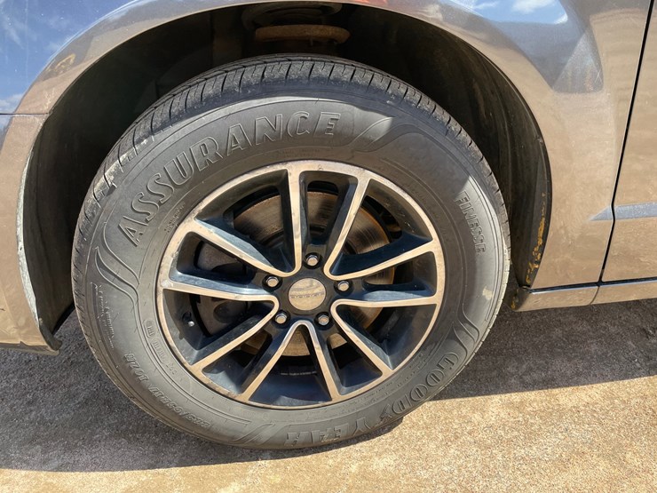 2017-dodge-grand-caravan-image-21