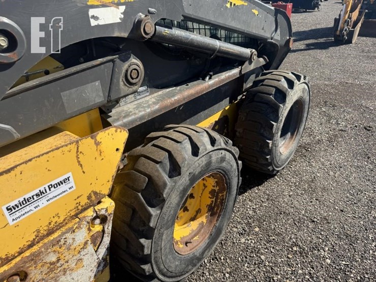 2018-new-holland-l220-image-17