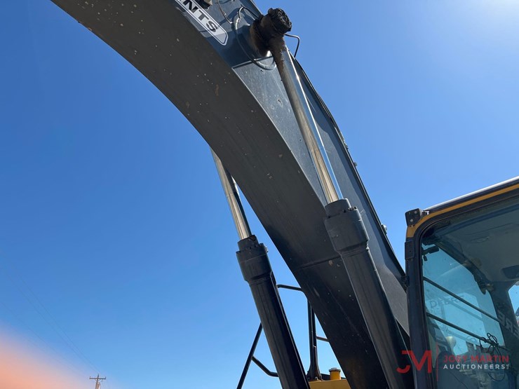 2019-john-deere-6-image-22