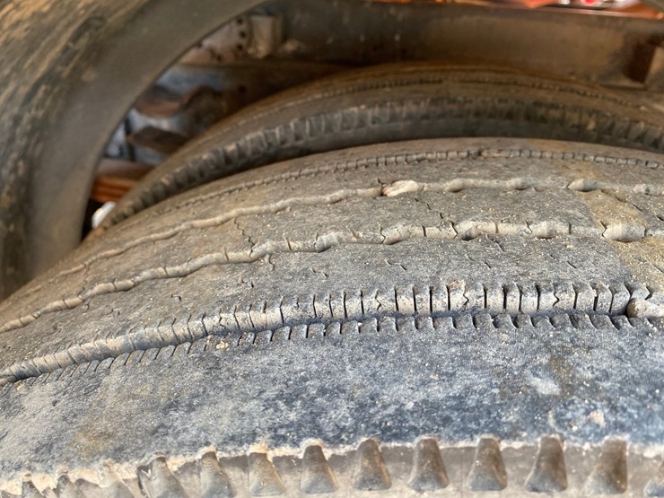 2007-freightliner-fc80-image-28