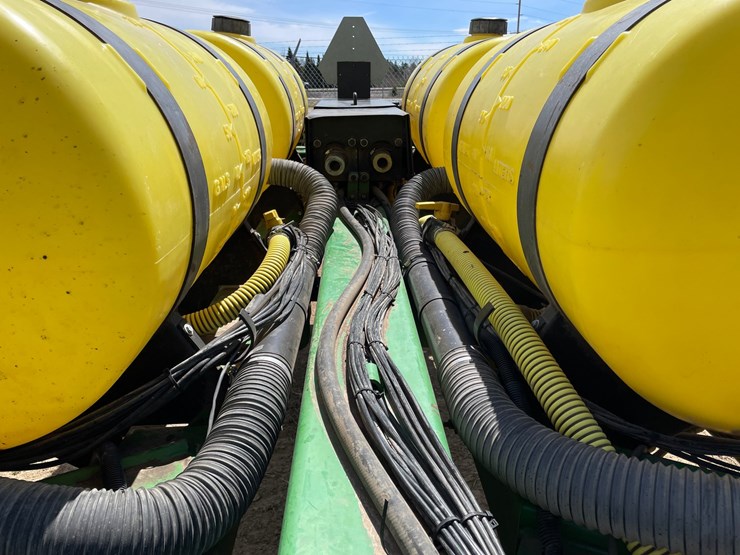 john-deere-7200-image-50