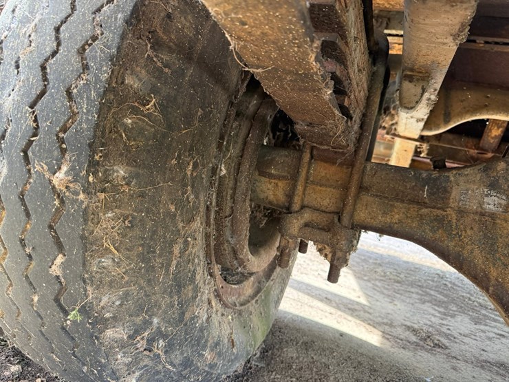 1982-ford-f700-image-18