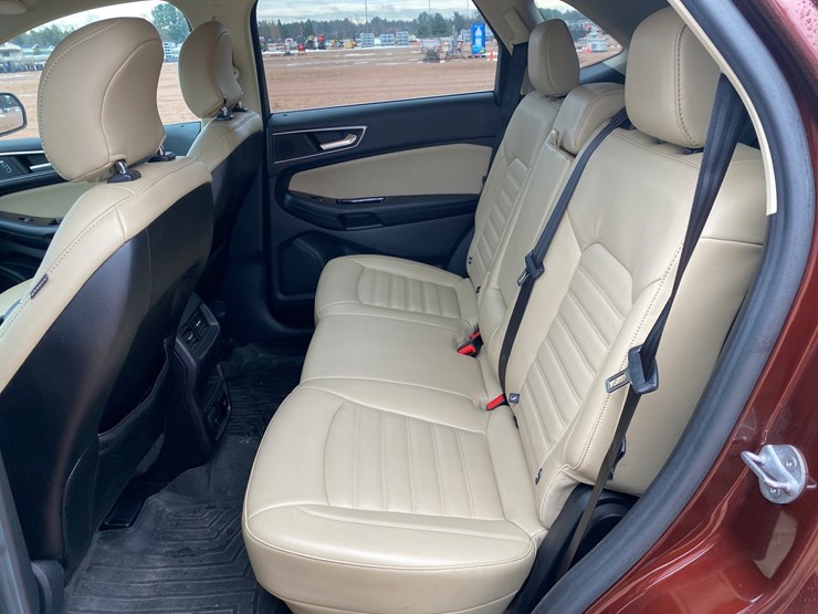 2015-ford-edge-sel-image-26