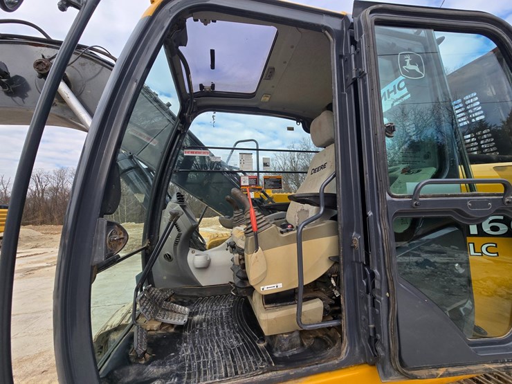 2013-deere-160g-lc-image-78