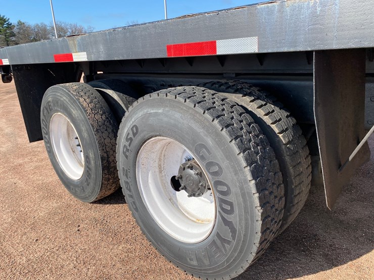 2004-international-7400-image-16