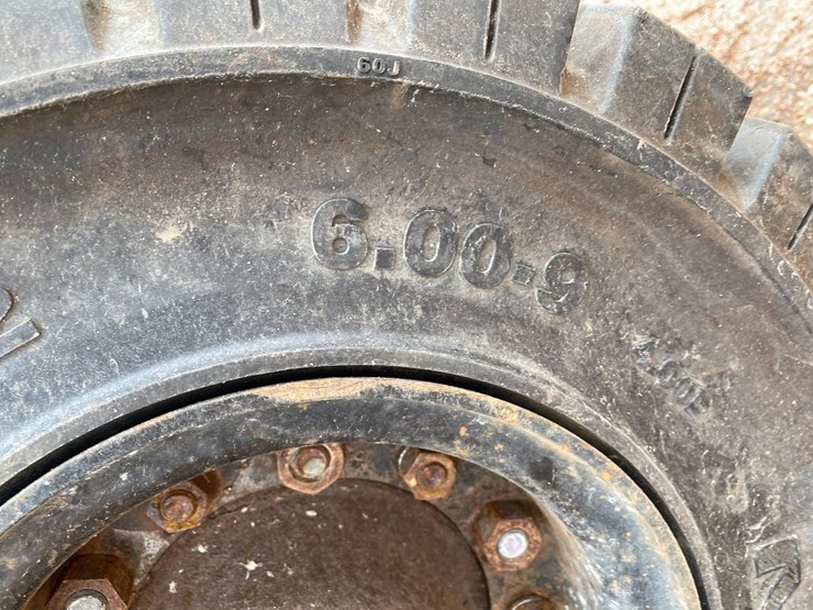 #1163-•-unicarriers-3,450-lbs-lp-forklift-image-21