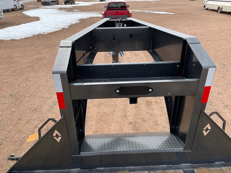 2025-diamond-c-image-29