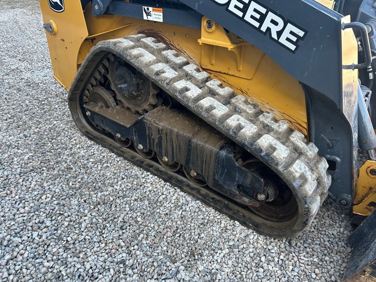 2016-deere-317g-image-12