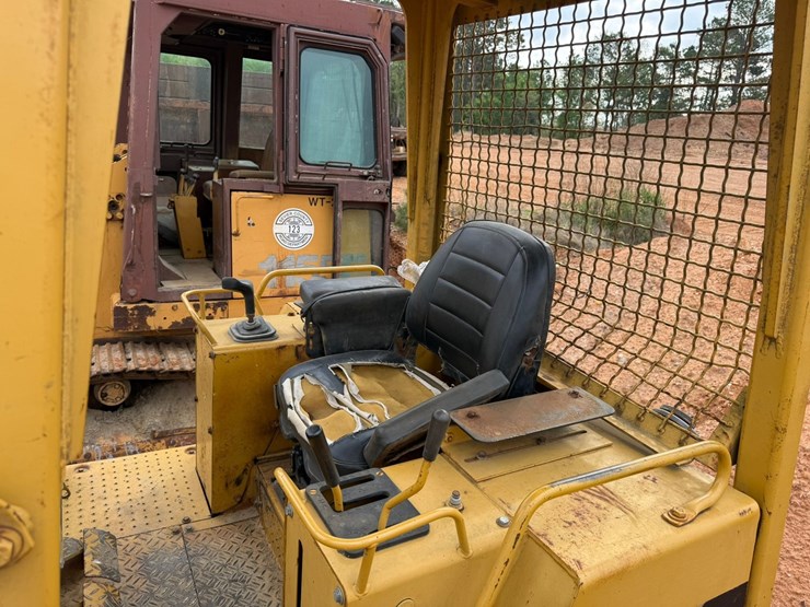 caterpillar-d4c-image-36