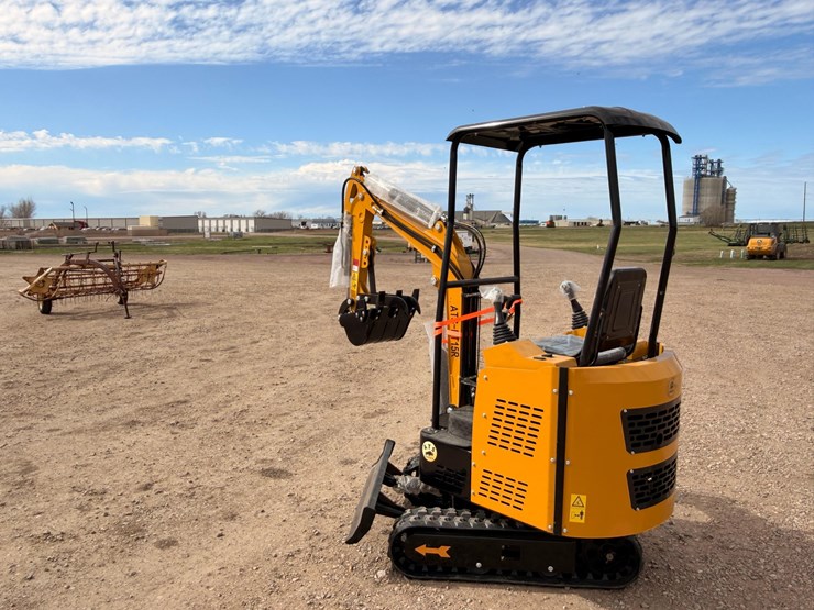 unused-2026-ats-rt15r-mini-excavator-image-8