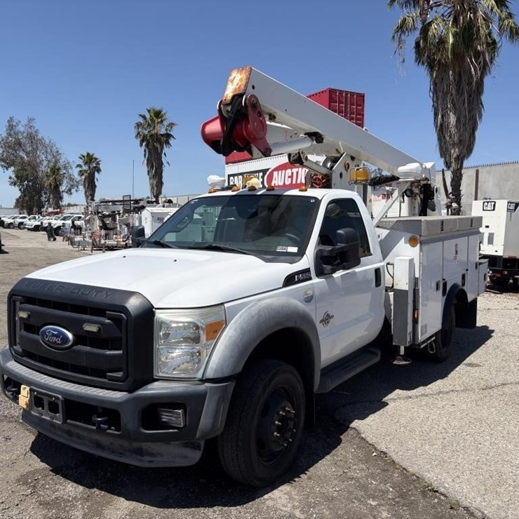 2012 FORD F550