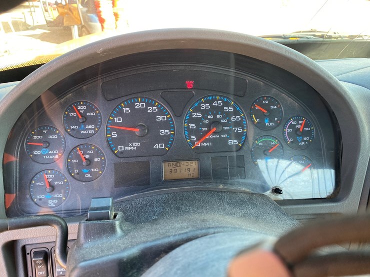 2004-international-7400-image-30