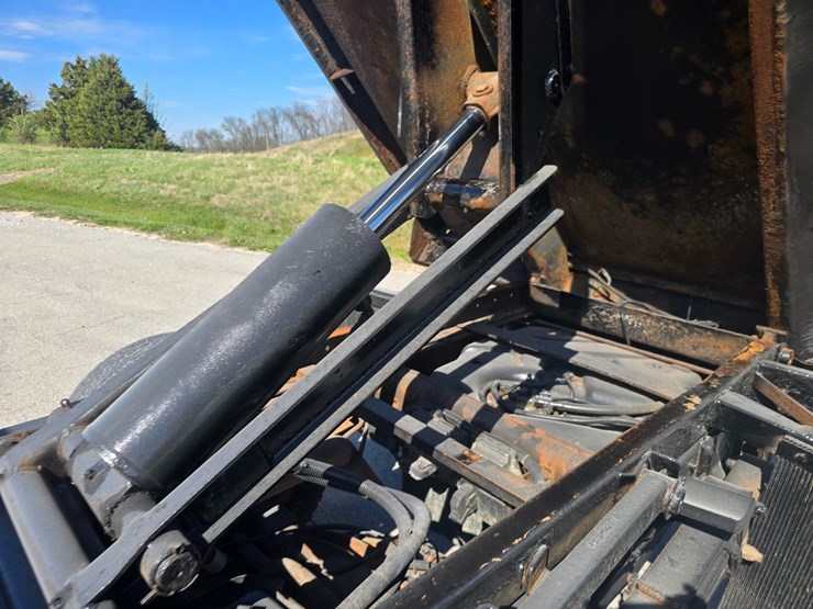 2019-chevrolet-silverado-3500-image-74