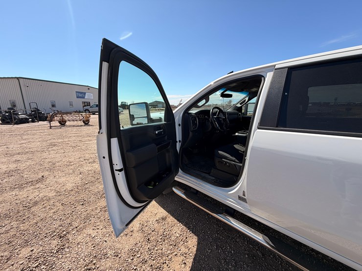 2022-chevrolet-silverado-2500-image-15