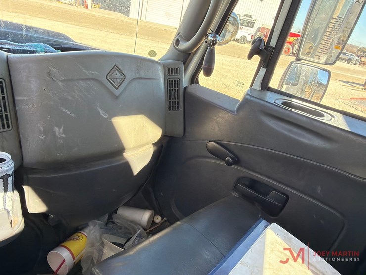 2008-international-7400-image-36