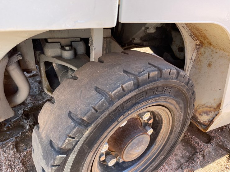 #1134-•-unicarriers-lp-forklift-image-35