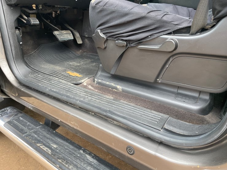 2013-chevrolet-silverado-2500hd-image-50