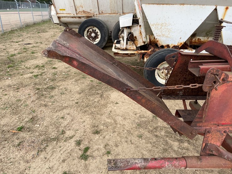 new-holland-68-image-8