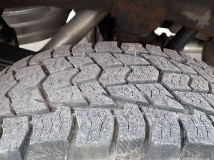 2022-chevrolet-2500hd-image-53