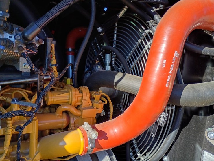 2023-caterpillar-910-image-18