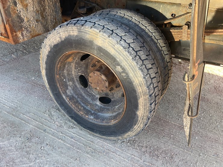 2012-ford-f550-image-27