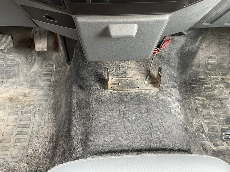 2012-ford-f550-image-39